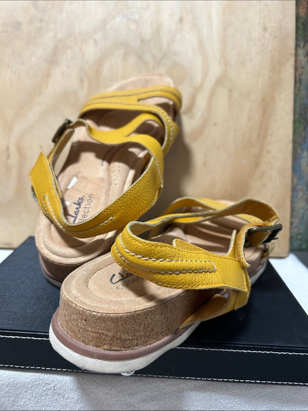 Clarks Women’s Yellow Leather Strappy Comfort Sandals - Picture 2 of 4